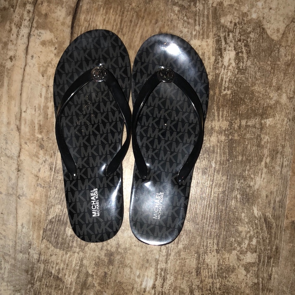 michael kors flip flops